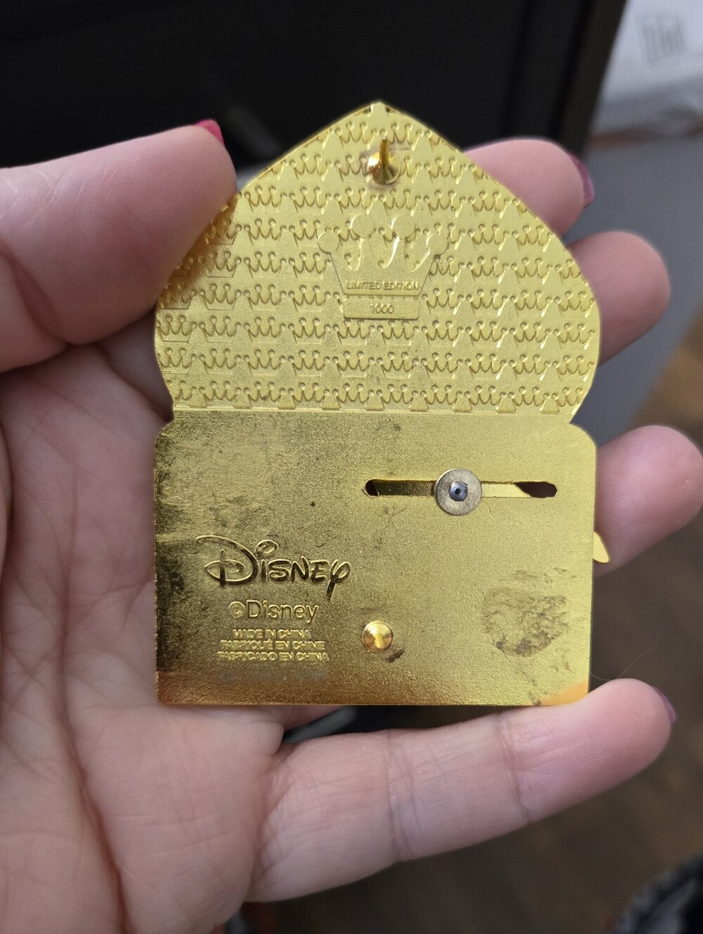 Loungefly Disney Aladdin 30th Anniversary 3-Inch Sliding Enamel Trading - Picture 2 of 2